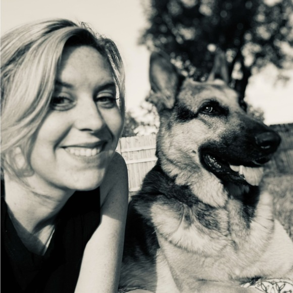 Meet your Posher, Erin - Picture 1 of 1